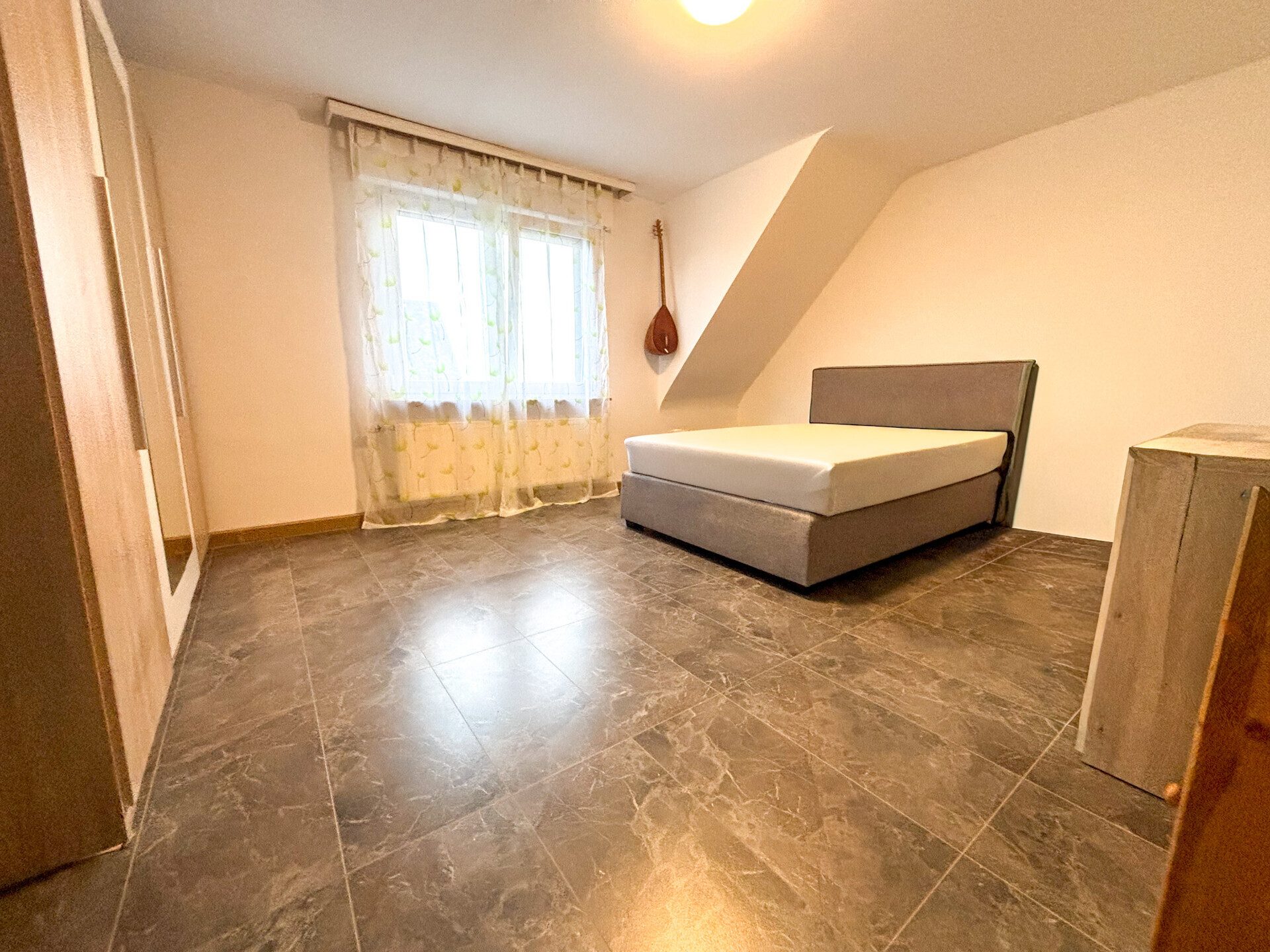 Immobilienangebot - Ettringen - Alle - Gepflegtes Einfamilienhaus mit großem Garten, Sonnenterrasse und zusätzlichem Grundstück