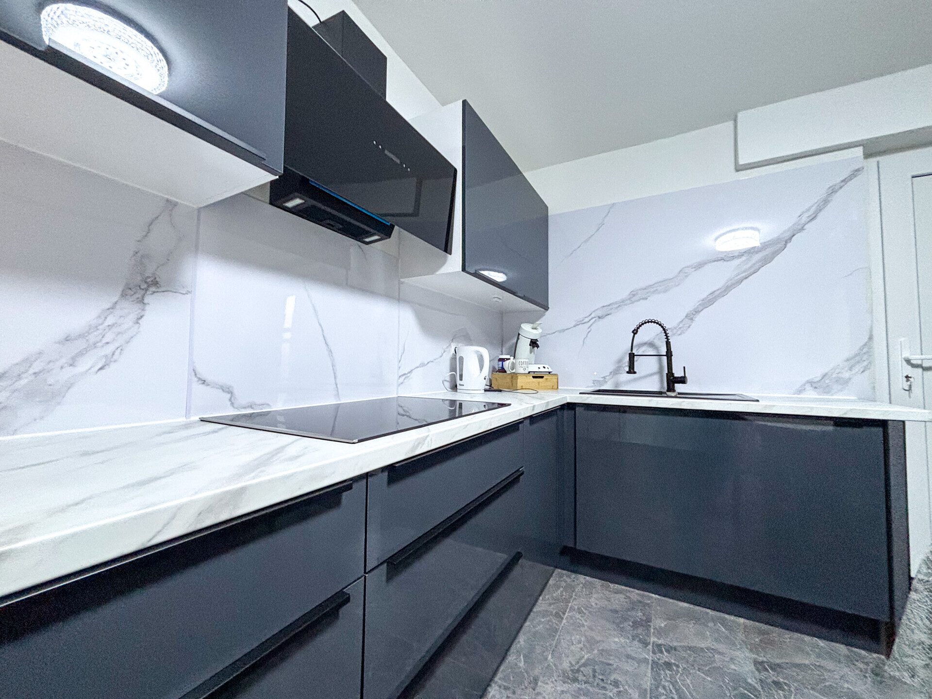 Immobilienangebot - Ettringen - Alle - Gepflegtes Einfamilienhaus mit großem Garten, Sonnenterrasse und zusätzlichem Grundstück