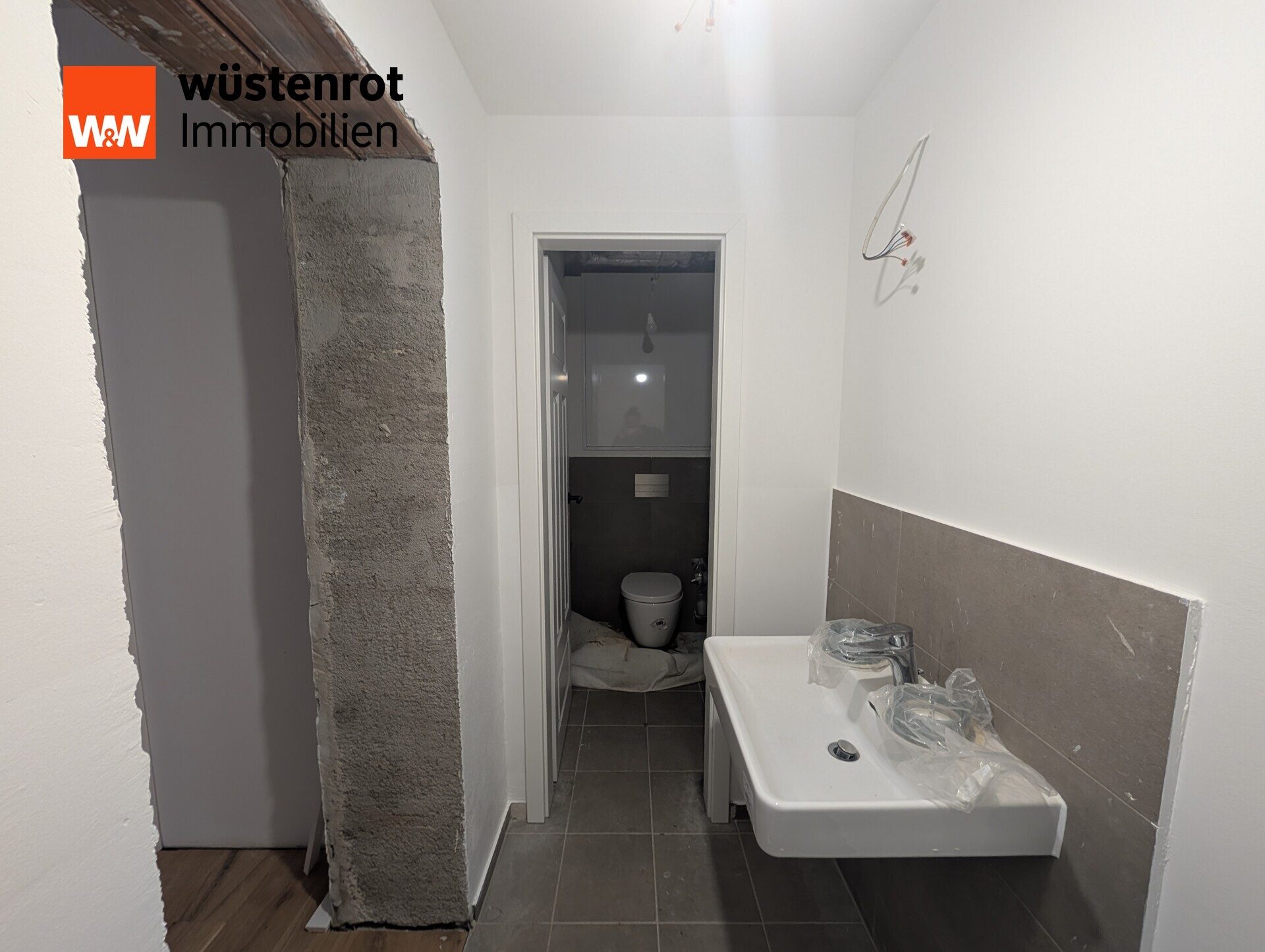 Immobilienangebot - München - Alle - Attraktive Gewerbeeinheit im Rückgebäude - Historischer Charme trifft moderne Eleganz – Kernsaniertes Denkmal in Toplage