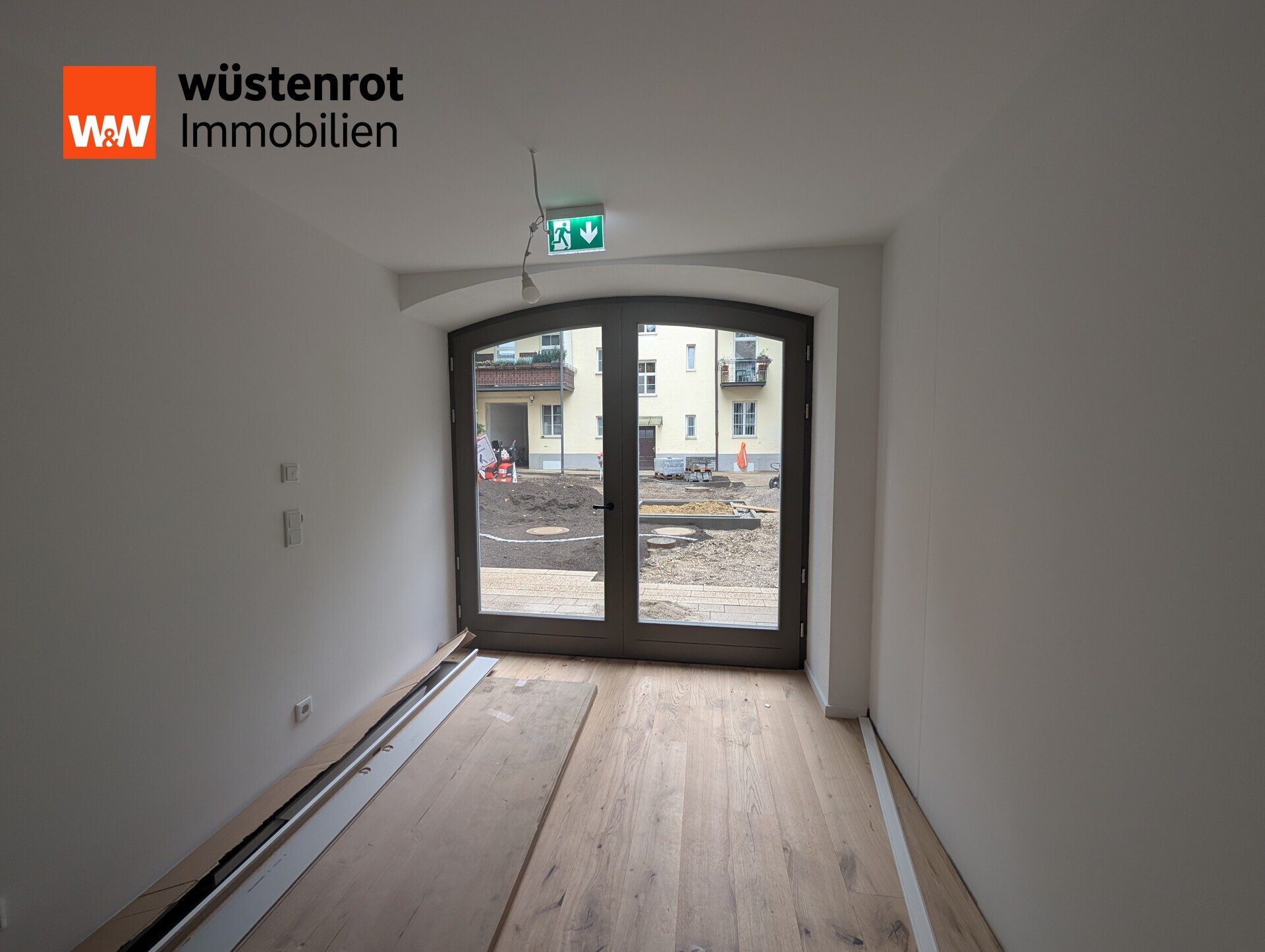 Immobilienangebot - München - Alle - Attraktive Gewerbeeinheit im Rückgebäude - Historischer Charme trifft moderne Eleganz – Kernsaniertes Denkmal in Toplage