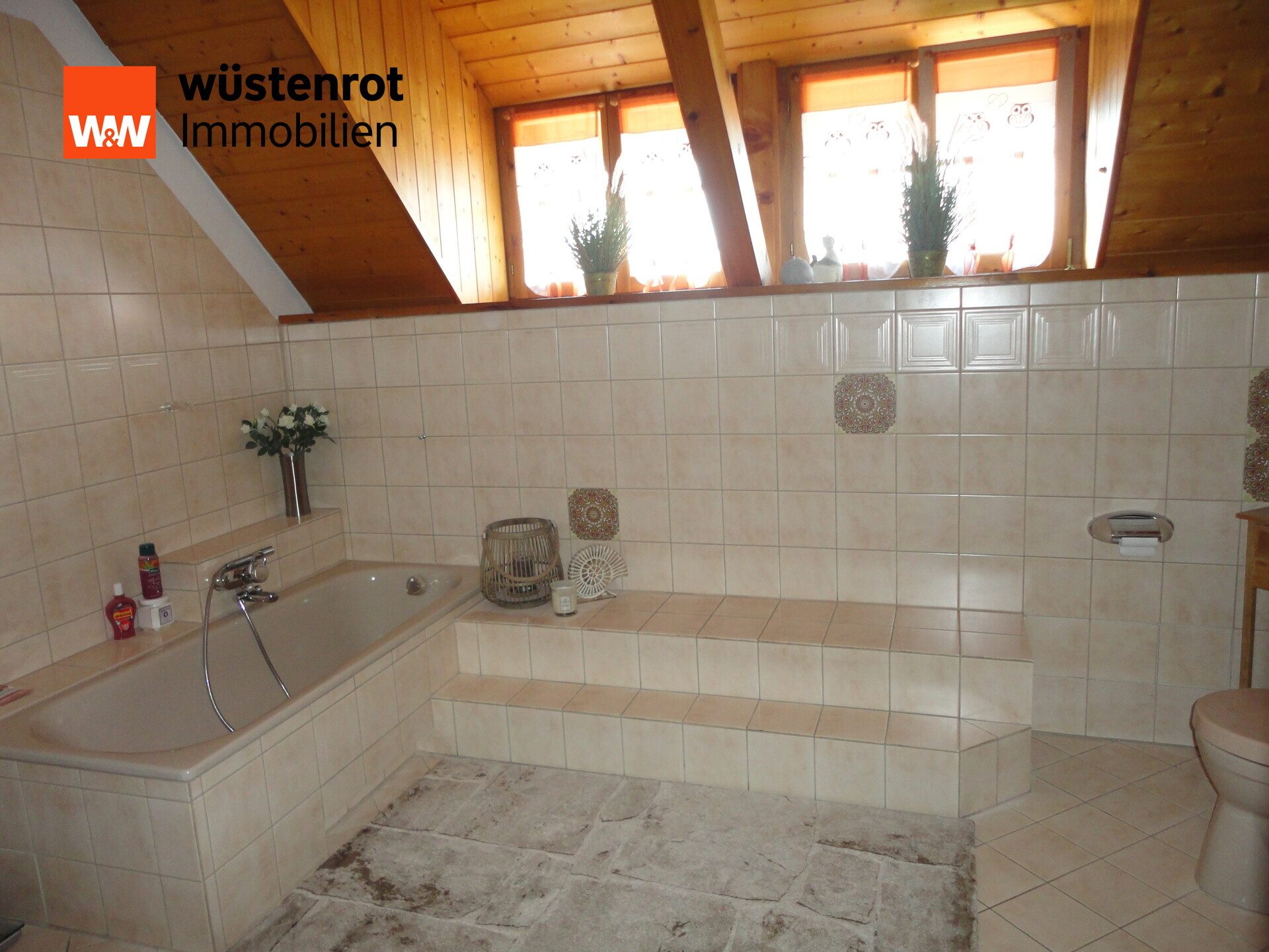 Immobilienangebot - Herbolzheim / Wagenstadt - Alle - Großzügiges Einfamilienhaus Herbolzheim Wagenstadt mit Einliegerwohnung und Doppelgarage