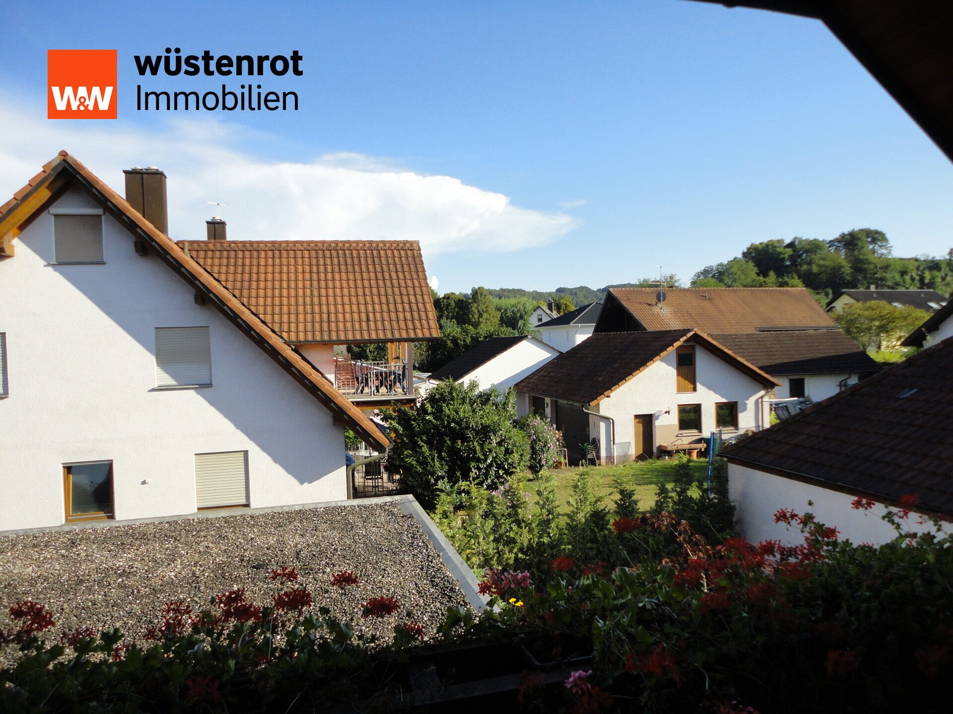 Immobilienangebot - Herbolzheim / Wagenstadt - Alle - Großzügiges Einfamilienhaus Herbolzheim Wagenstadt mit Einliegerwohnung und Doppelgarage