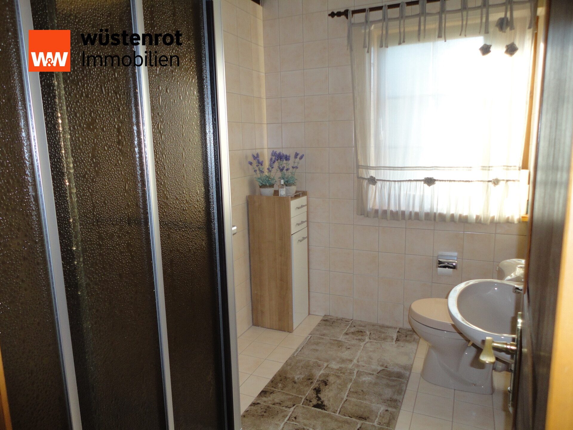 Immobilienangebot - Herbolzheim / Wagenstadt - Alle - Großzügiges Einfamilienhaus Herbolzheim Wagenstadt mit Einliegerwohnung und Doppelgarage