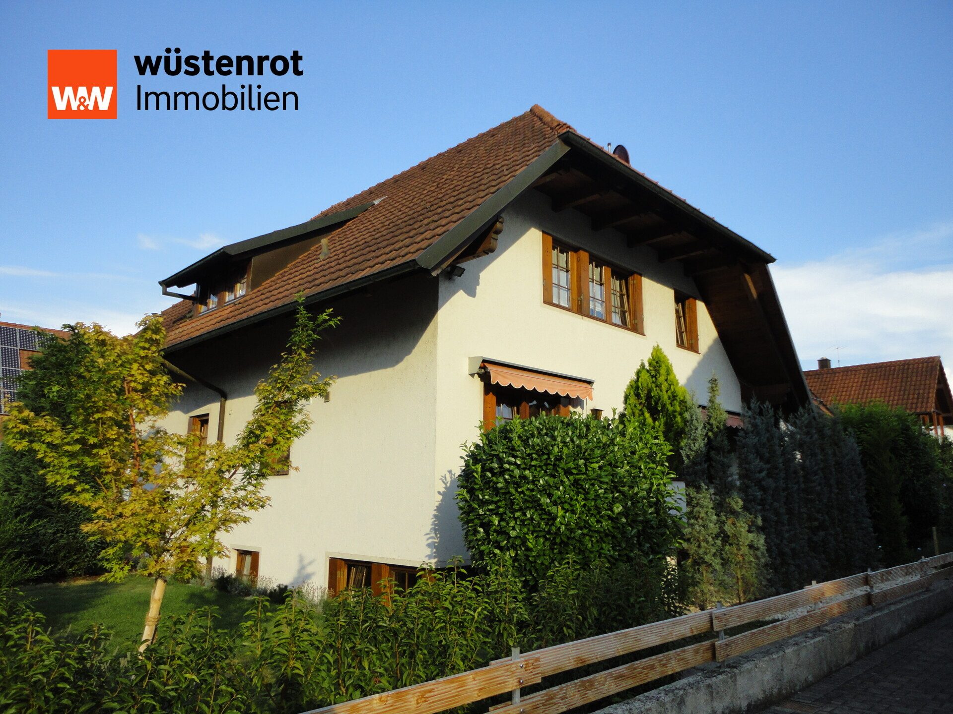 Immobilienangebot - Herbolzheim / Wagenstadt - Alle - Großzügiges Einfamilienhaus Herbolzheim Wagenstadt mit Einliegerwohnung und Doppelgarage