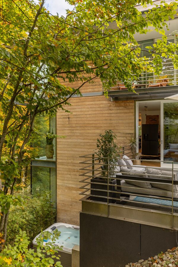 Immobilienangebot - Starnberg - Alle - Exklusives Architektenhaus im Grünen - moderne Eleganz trifft auf Komfort und Natur im Einklang.