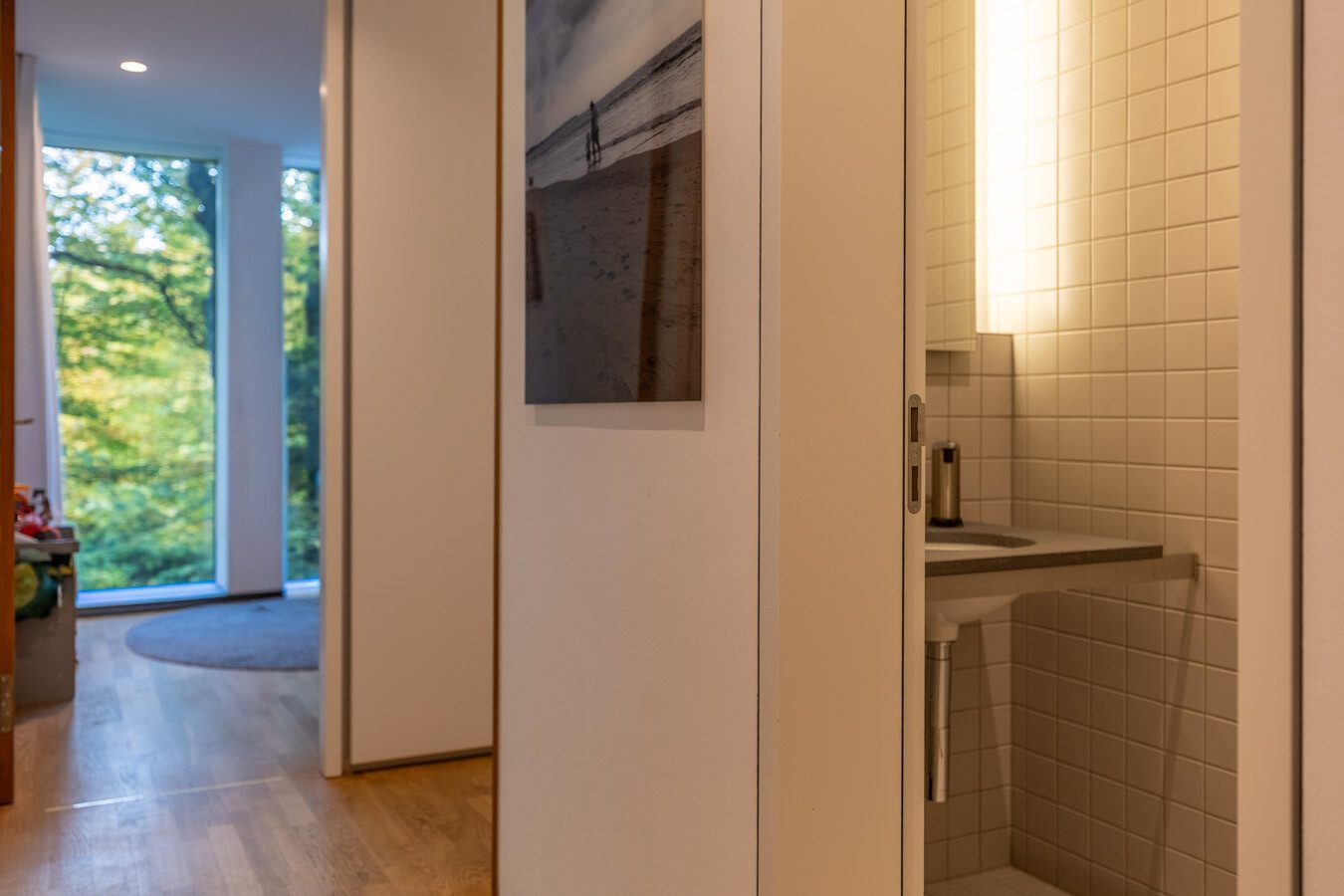 Immobilienangebot - Starnberg - Alle - Exklusives Architektenhaus im Grünen - moderne Eleganz trifft auf Komfort und Natur im Einklang.