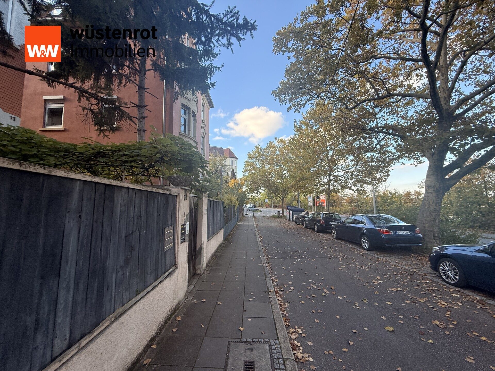 Immobilienangebot - Stuttgart / Zuffenhausen - Alle - Frei werdendes 3-Familienhaus mit Einliegerwohnung in Zuffenhausen, mit Garten, Balkon, 2 Garagen.