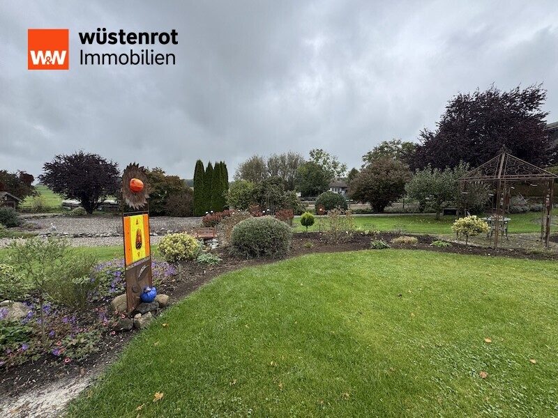 Immobilienangebot - Leutkirch im Allgäu / Gebrazhofen - Alle - Modernes Zweifamilienhaus mit Nebengebäude, Doppelgarage,  & riesigem Gartenparadies
