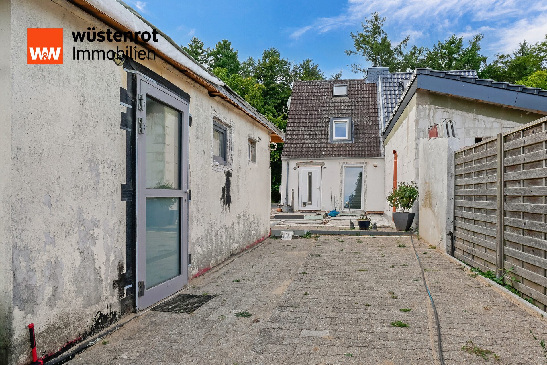Immobilienangebot - Preetz - Alle - Kleine aber feine DHH mit bereits genehmigter Erweiterungsmöglichkeit und großem Garten