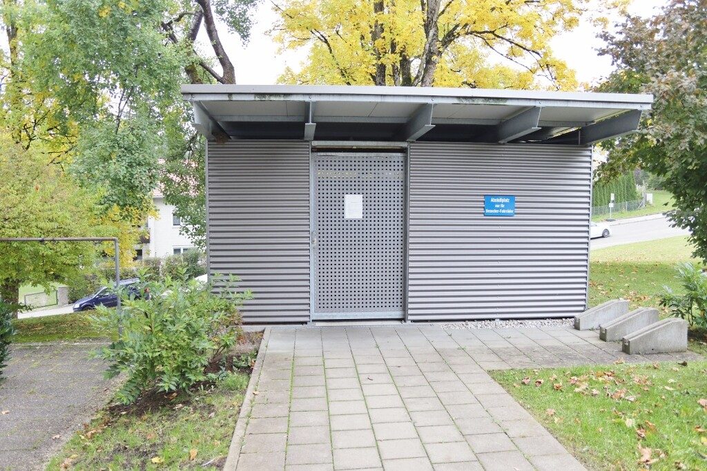 Immobilienangebot - Kempten - Alle - 4 - Zimmer - Wohnung mit 2 Balkonen in Kempten-West - komplett saniert, TOPP-Zustand