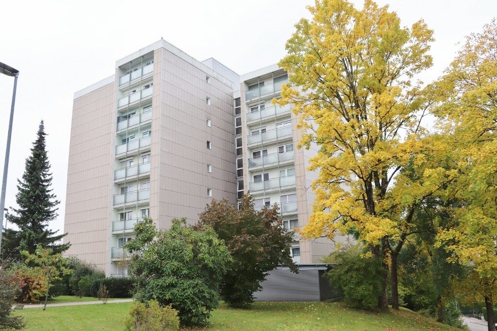 Immobilienangebot - Kempten - Alle - 4 - Zimmer - Wohnung mit 2 Balkonen in Kempten-West - komplett saniert, TOPP-Zustand