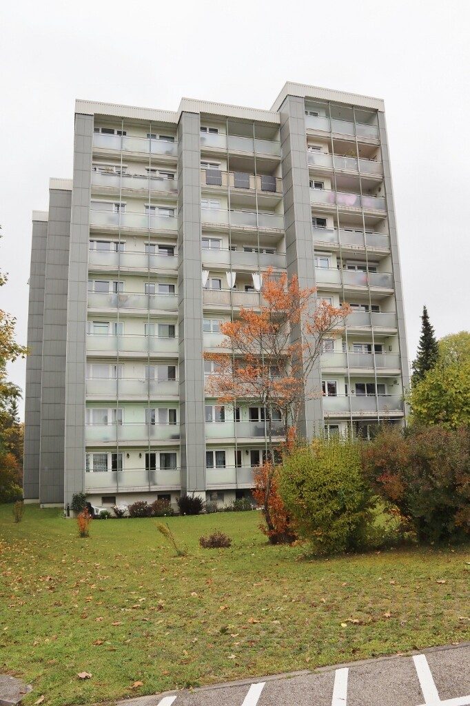 Immobilienangebot - Kempten - Alle - 4 - Zimmer - Wohnung mit 2 Balkonen in Kempten-West - komplett saniert, TOPP-Zustand