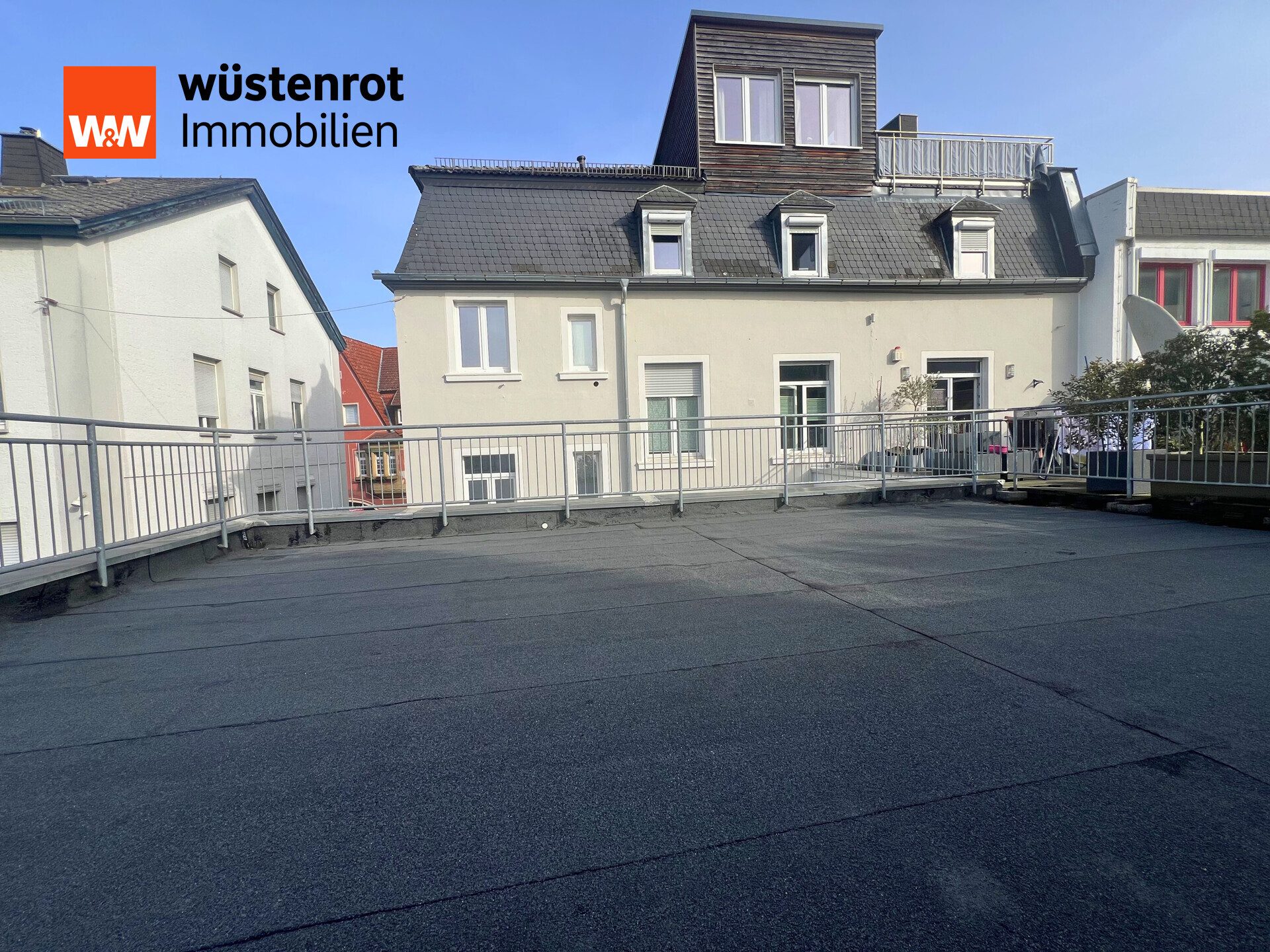 Immobilienangebot - Idstein - Alle - Eigenständiger Anbau (Baujahr 2017) – Moderne Wohnung mit Loftcharakter, Dachterrasse und Innenhof