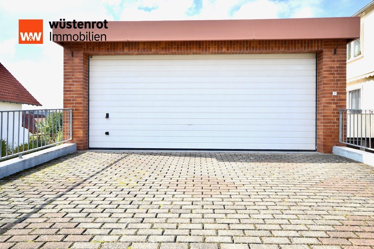 Immobilienangebot - Wolfhagen - Alle - +++ Gepflegtes 1-2 Familienwohnhaus mit 3 Garagen in ruhiger Lage direkt in Wolfhagen +++