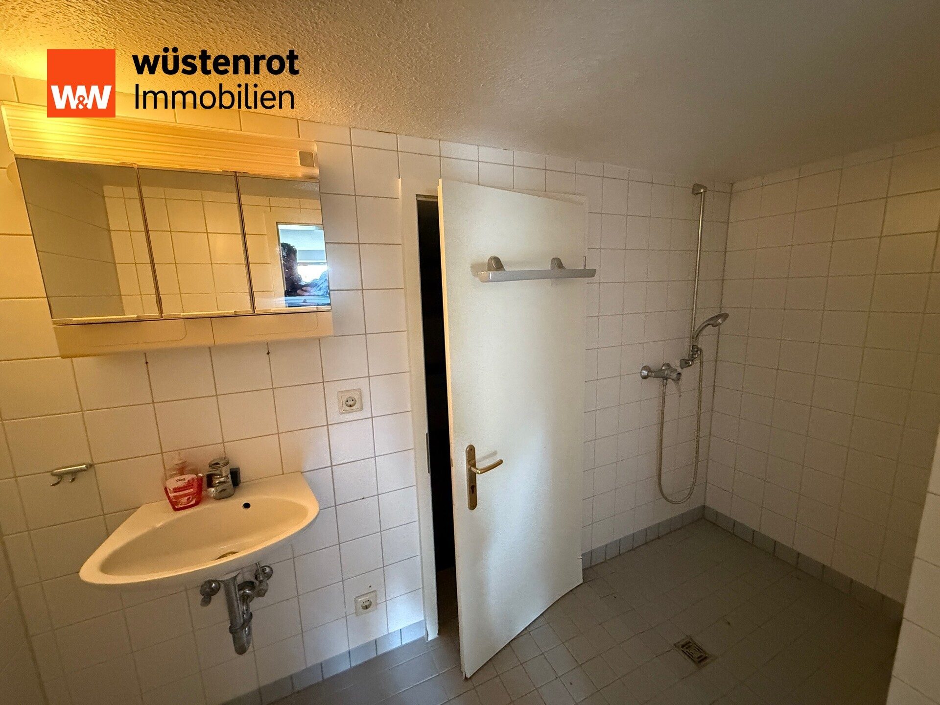 Immobilienangebot - Mayen / Hausen bei Mayen - Alle - Hier ist Platz für Träume / Einfamilienhaus mit Scheune und großem Garten in Mayen