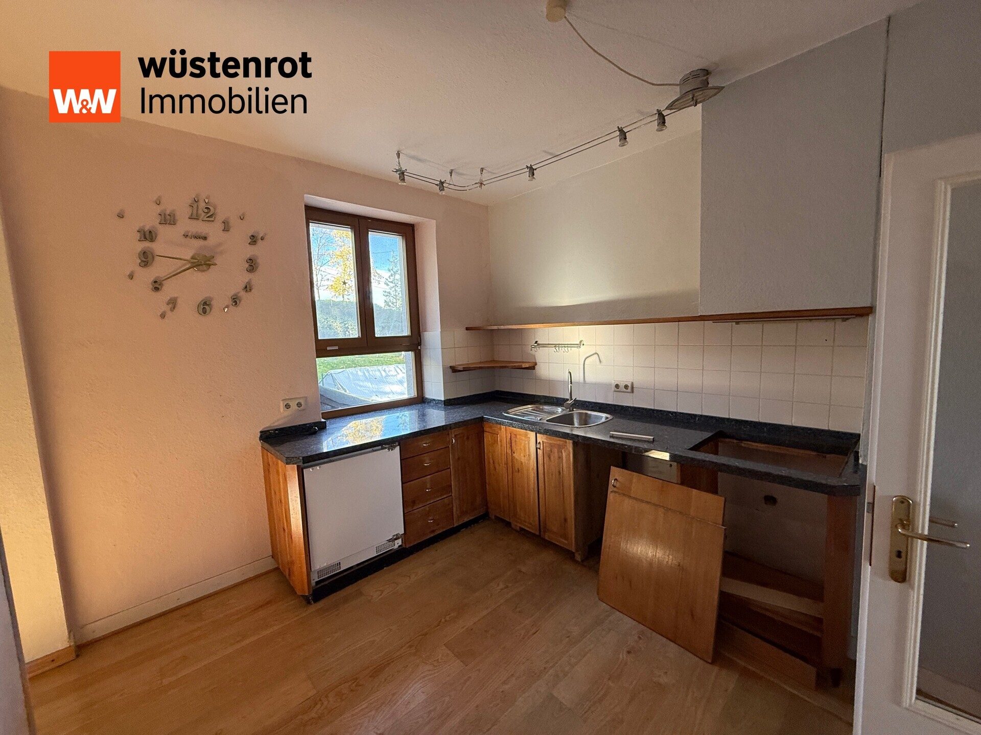 Immobilienangebot - Mayen / Hausen bei Mayen - Alle - Hier ist Platz für Träume / Einfamilienhaus mit Scheune und großem Garten in Mayen
