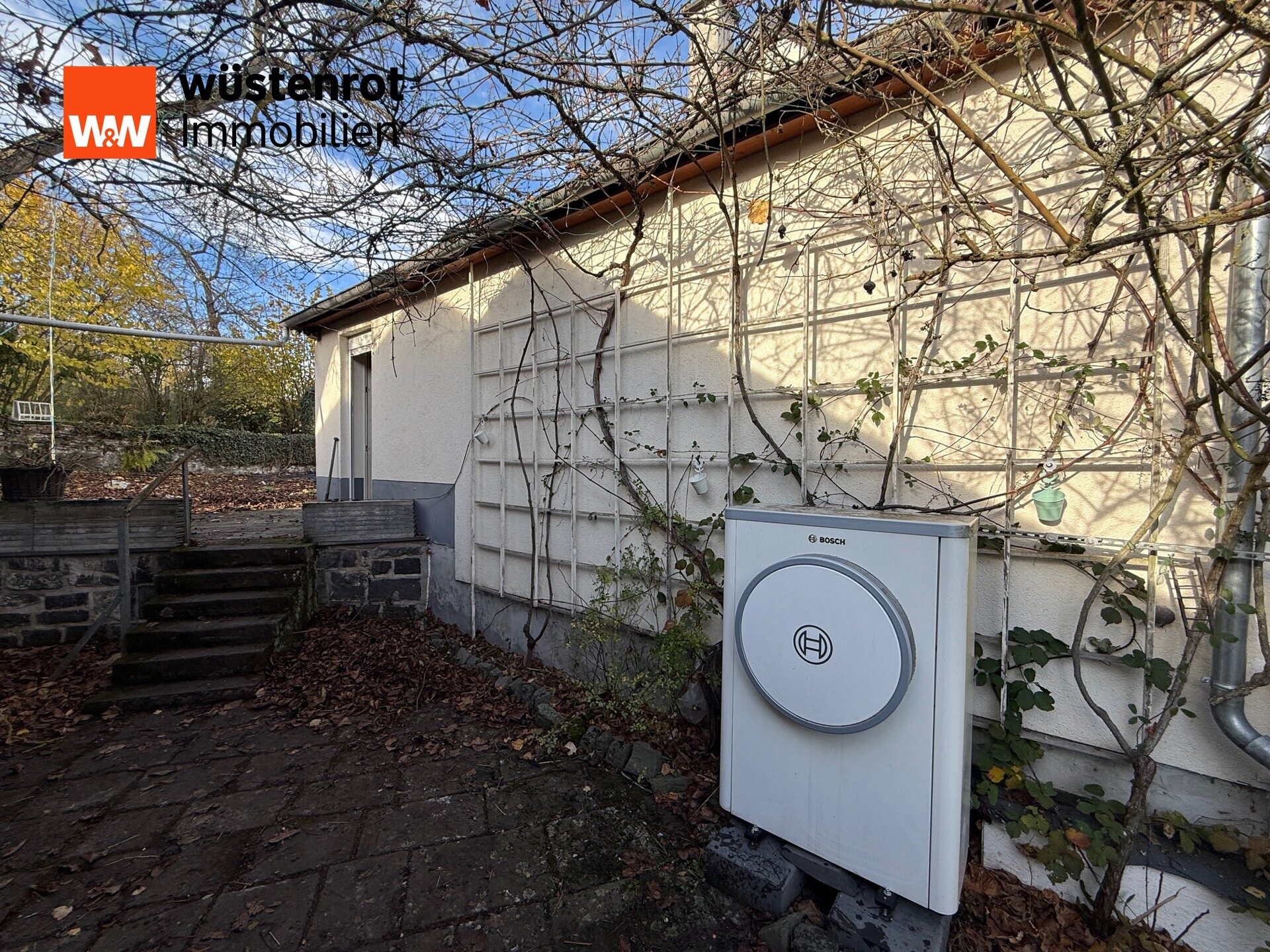 Immobilienangebot - Mayen / Hausen bei Mayen - Alle - Hier ist Platz für Träume / Einfamilienhaus mit Scheune und großem Garten in Mayen