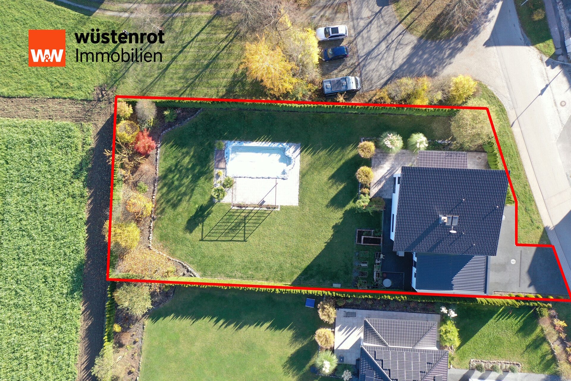 Immobilienangebot - Aholfing / Niedermotzing - Alle - Neuwertiges, modernes Einfamilienhaus auf 1.400 m² Grundstück mit Pool & Doppelgarage – Aholfing