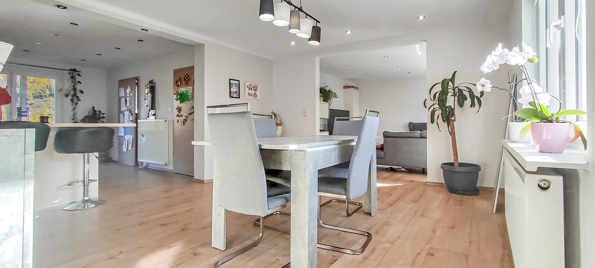 Immobilienangebot - Mettlach / Saarhölzbach - Alle - Kernsanierung 2018 + Zweifamilien-Option: Klingt gut? Ist es auch. Einziehen und Loswohnen