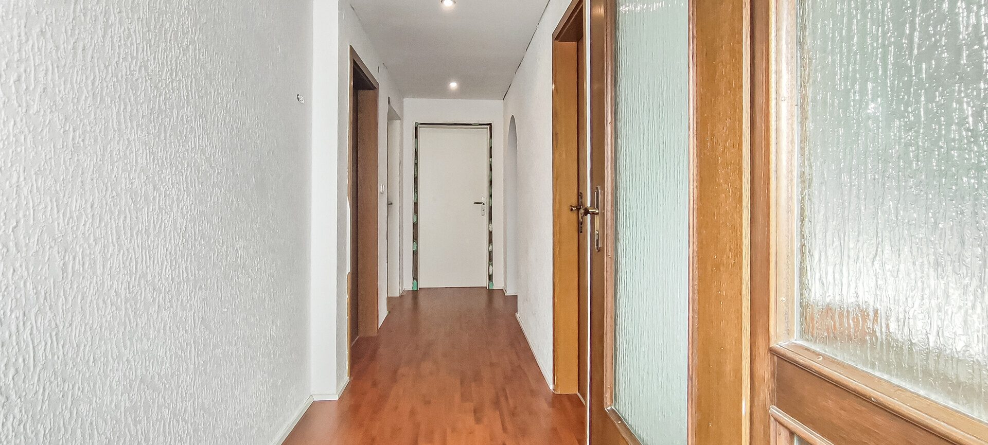 Immobilienangebot - Mettlach / Saarhölzbach - Alle - Kernsanierung 2018 + Zweifamilien-Option: Klingt gut? Ist es auch. Einziehen und Loswohnen