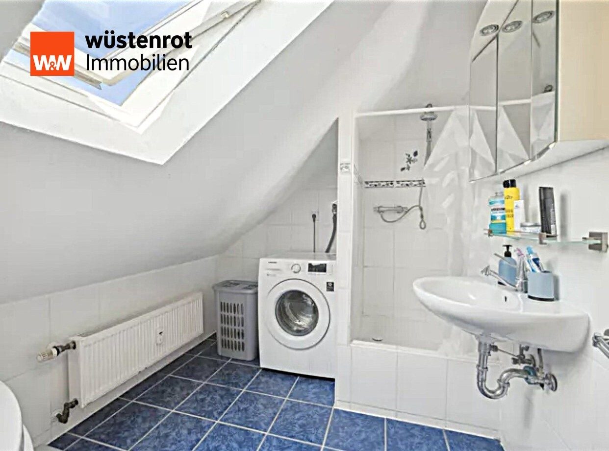 Immobilienangebot - Werl - Alle - Kapitalanlage oder Selbstnutzung -über den Dächern von Werl - 65m² DG- 2,5 Z. m. Balkon u. Stellpl.