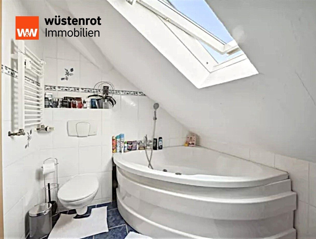 Immobilienangebot - Werl - Alle - Kapitalanlage oder Selbstnutzung -über den Dächern von Werl - 65m² DG- 2,5 Z. m. Balkon u. Stellpl.