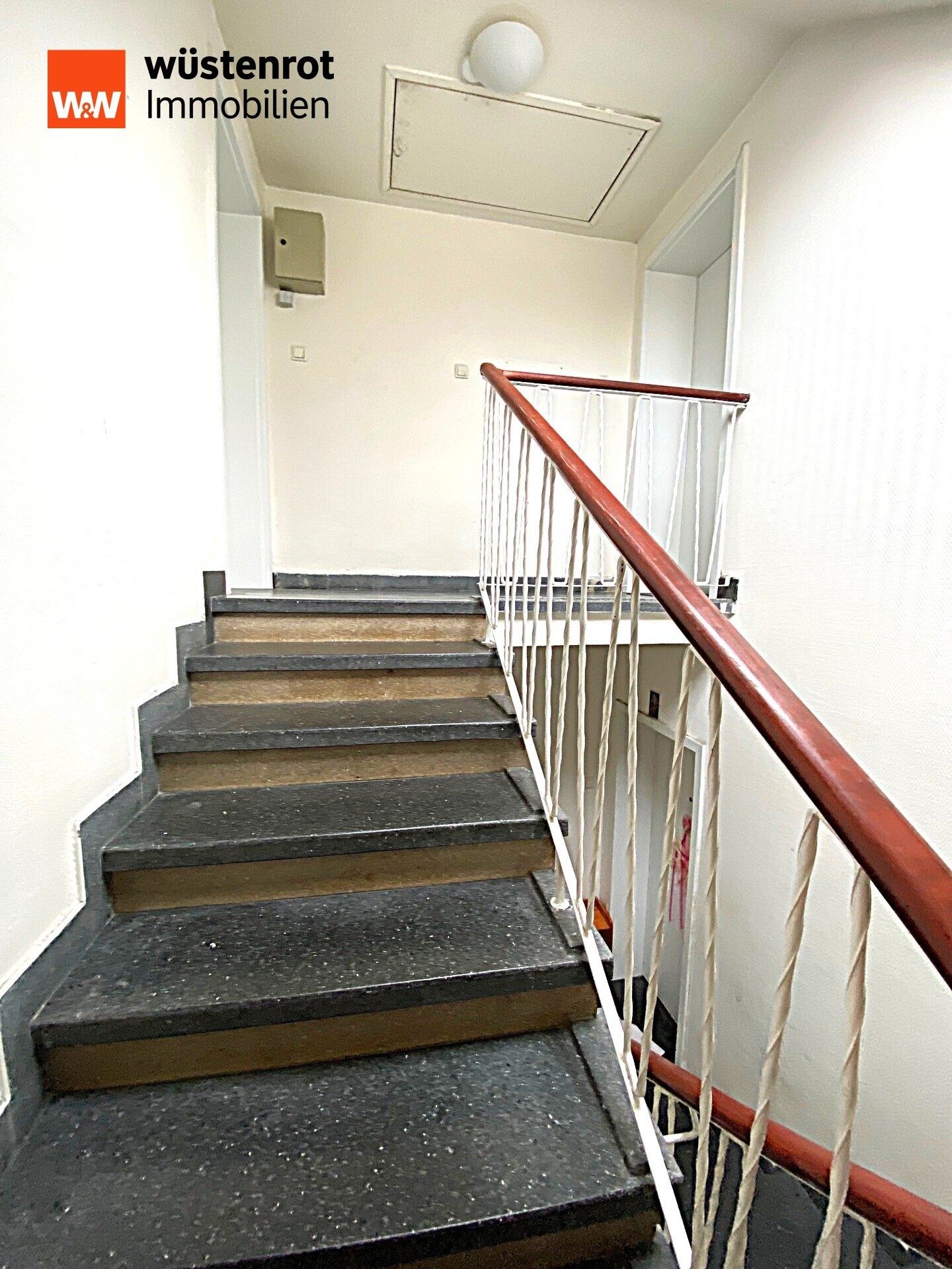 Immobilienangebot - Werl - Alle - Kapitalanlage oder Selbstnutzung -über den Dächern von Werl - 65m² DG- 2,5 Z. m. Balkon u. Stellpl.