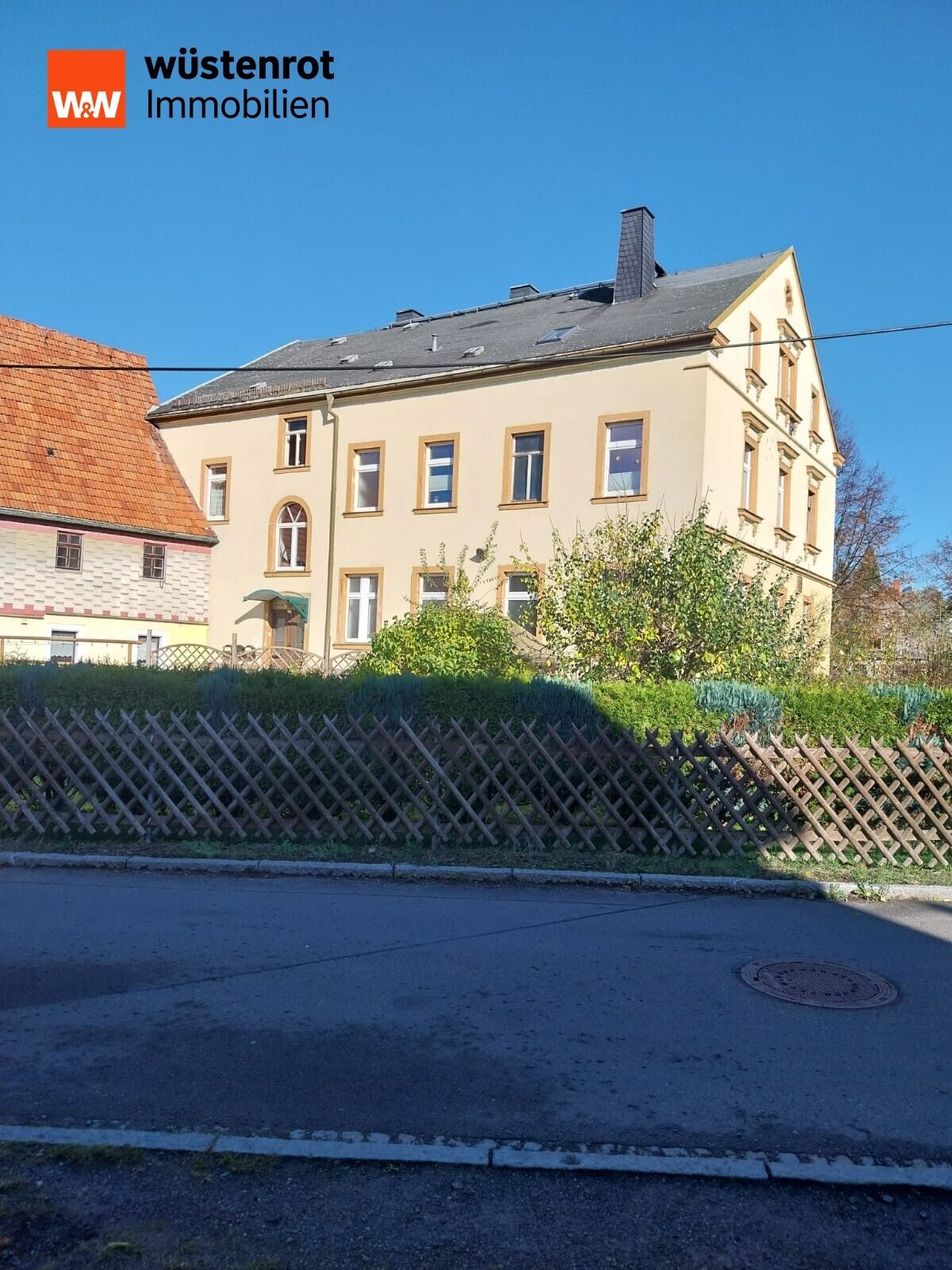 Immobilienangebot - Eppendorf - Alle - Zwei Mehrfamilienhäuser mit Gaststätte & großem Grundstück im Zentrum von Eppendorf