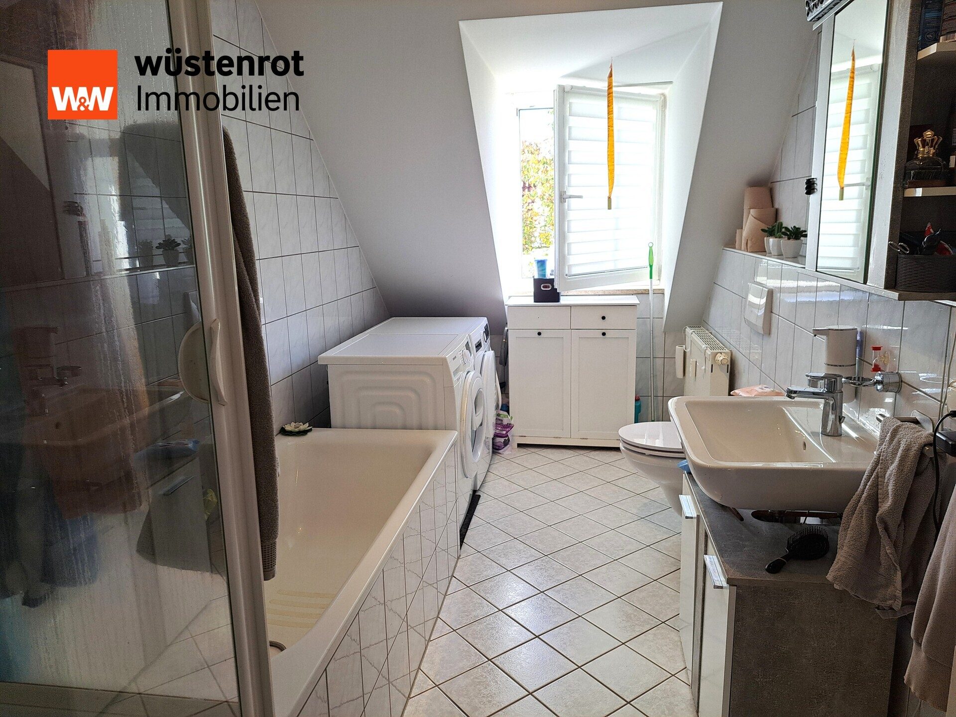 Immobilienangebot - Pfaffenhofen an der Ilm - Alle - 3-Zimmer-DG-Wohnung mit 2 Balkonen