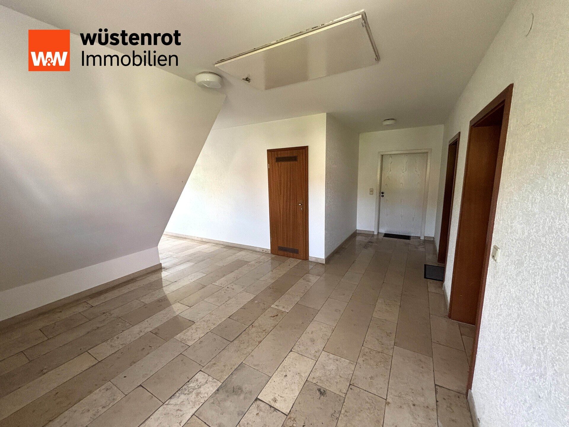 Immobilienangebot - Hersbruck - Alle - Über den Dächern Hersbrucks
Barrierefreie DG-Wohnung - ca. 96 m² - Loggia - TG-Stellplatz