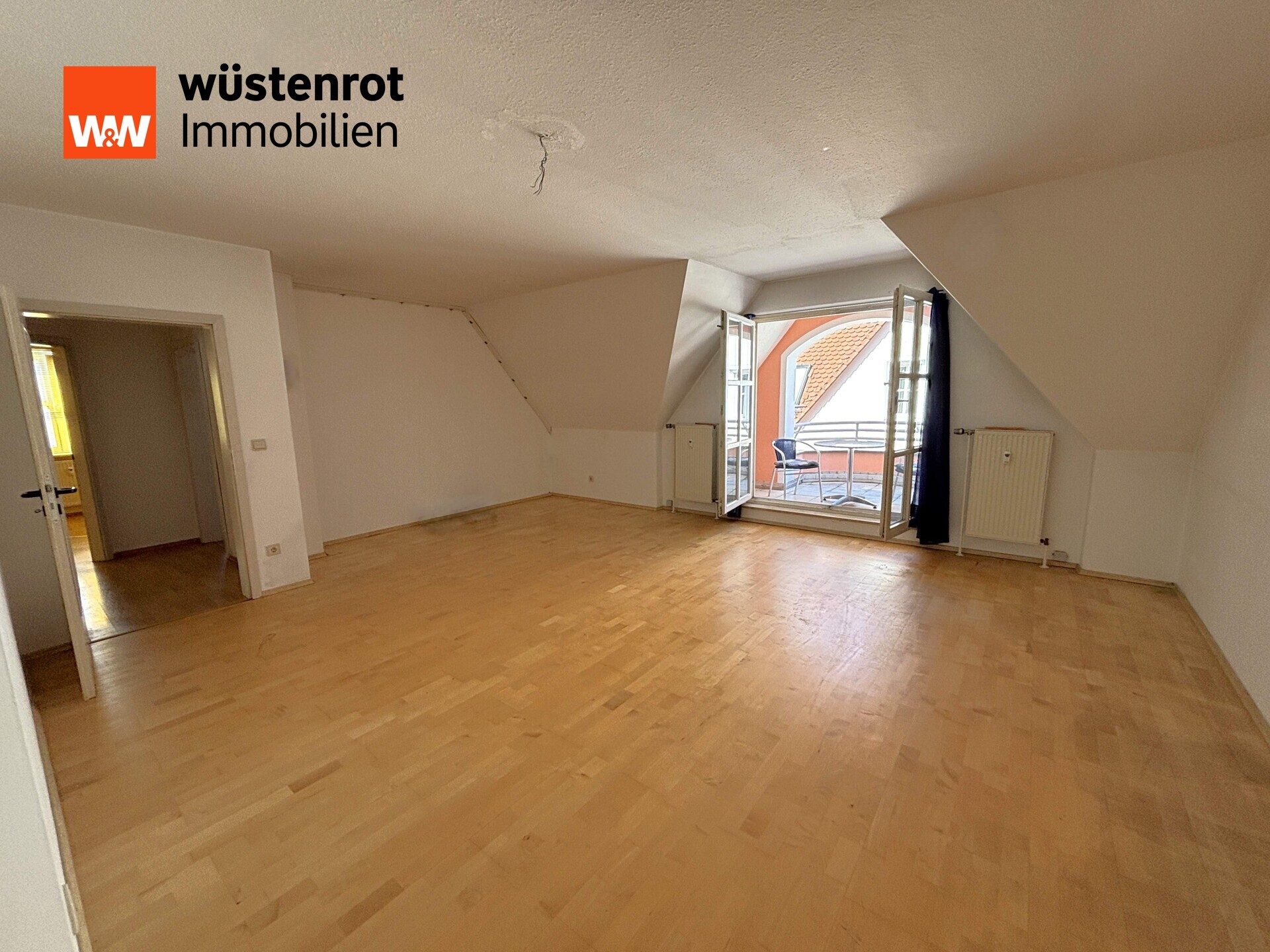 Immobilienangebot - Hersbruck - Alle - Über den Dächern Hersbrucks
Barrierefreie DG-Wohnung - ca. 96 m² - Loggia - TG-Stellplatz