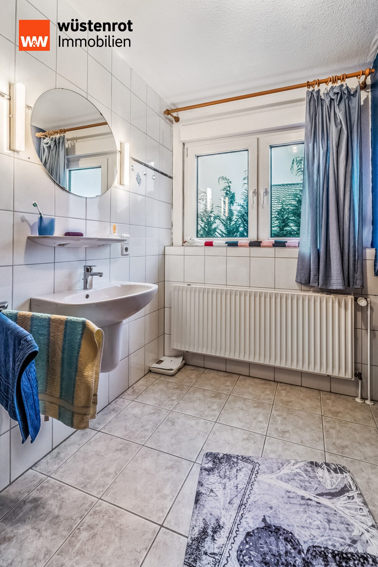 Immobilienangebot - Bösel - Alle - Geräumiges Wohnhaus mit Doppelgarage und vielfältigen Nutzungsmöglichkeiten in begehrter Wohnlage