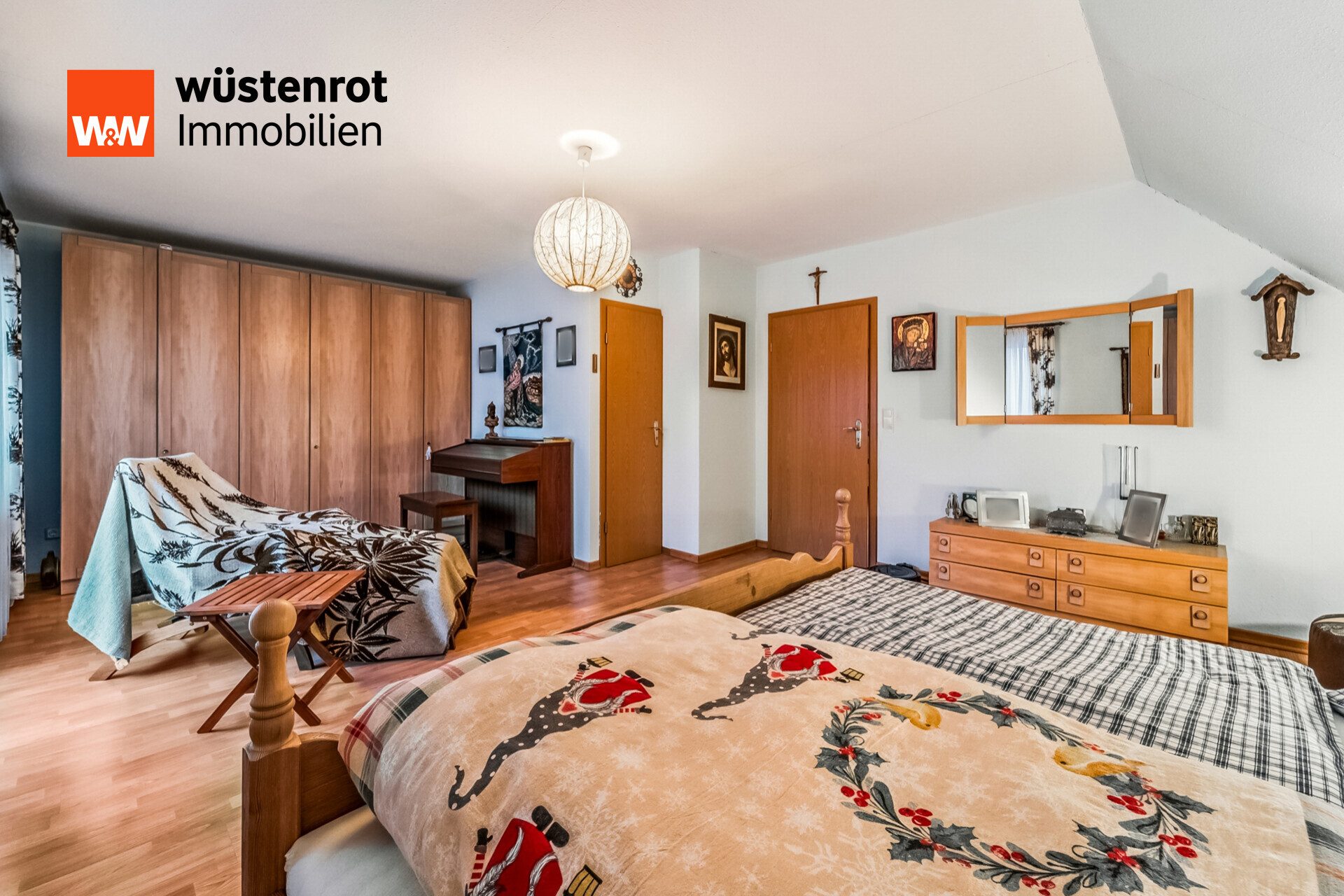 Immobilienangebot - Bösel - Alle - Geräumiges Wohnhaus mit Doppelgarage und vielfältigen Nutzungsmöglichkeiten in begehrter Wohnlage