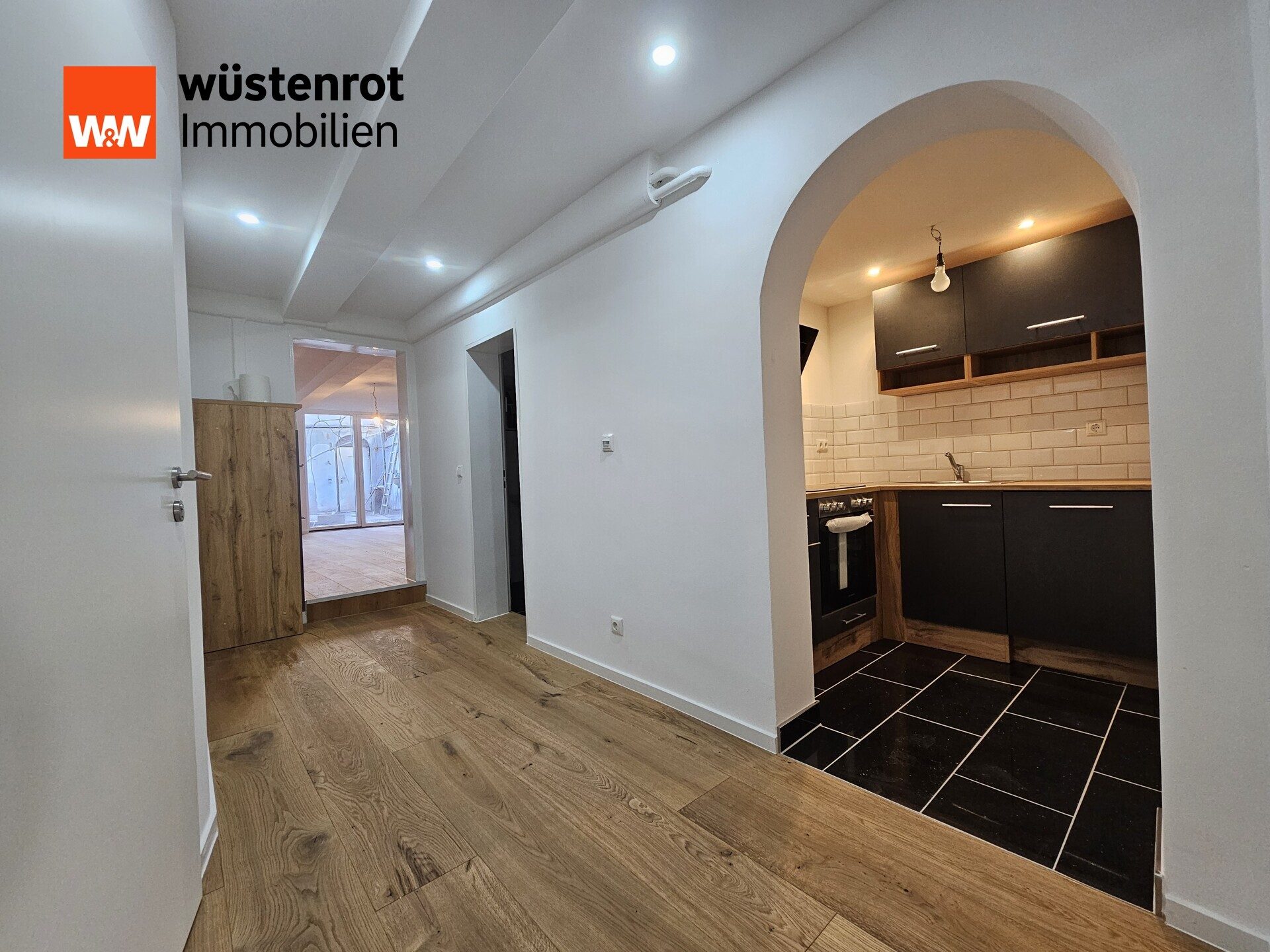 Immobilienangebot - Marburg - Alle - Ideal für das Studentenpaar, 
2-Zimmerwohnung neu saniert, Weidenhäuserstr. in Marburg
