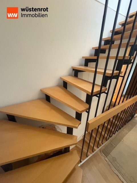 Immobilienangebot - Pforzheim / Büchenbronn - Alle - Attraktives renoviertes Einfamilienhaus mit großer ausgebauter Scheune in Pforzheim-Büchenbronn