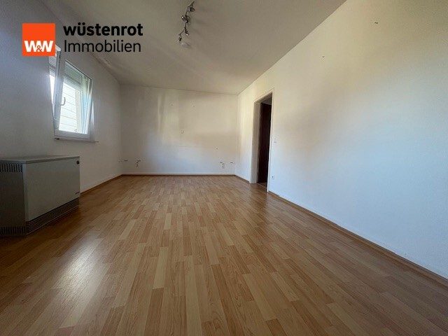 Immobilienangebot - Pforzheim / Büchenbronn - Alle - Attraktives renoviertes Einfamilienhaus mit großer ausgebauter Scheune in Pforzheim-Büchenbronn