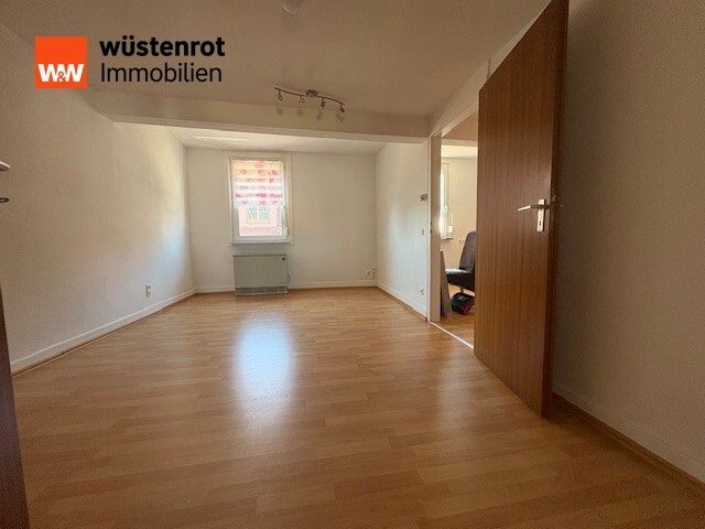 Immobilienangebot - Pforzheim / Büchenbronn - Alle - Attraktives renoviertes Einfamilienhaus mit großer ausgebauter Scheune in Pforzheim-Büchenbronn