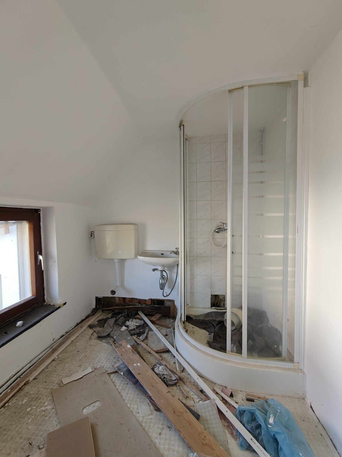 Immobilienangebot - Kalletal / Langenholzhausen - Alle - Sanieren, einziehen, wohlfühlen! Ein- bis Zweifamilienhaus in Kalletal- Langenholzhausen