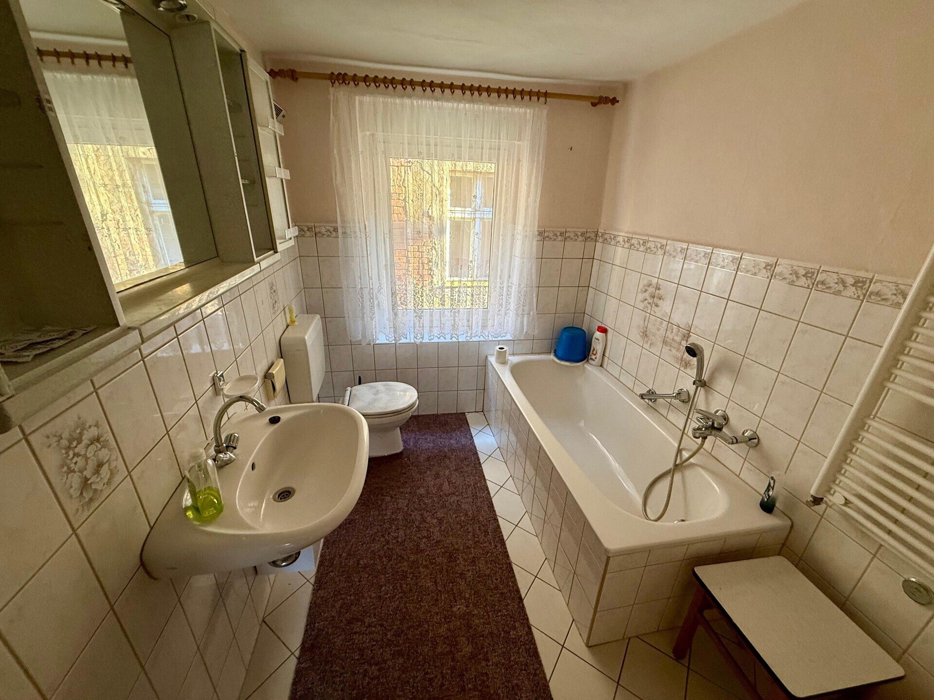 Immobilienangebot - Illmersdorf - Alle - Ländliches Anwesen mit Scheune, Werkstatt & 1.925 m² Grundstück in Illmersdorf