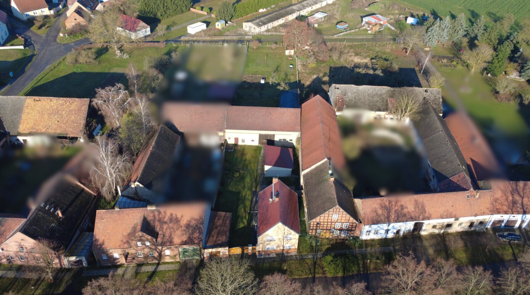 Immobilienangebot - Illmersdorf - Alle - Ländliches Anwesen mit Scheune, Werkstatt & 1.925 m² Grundstück in Illmersdorf