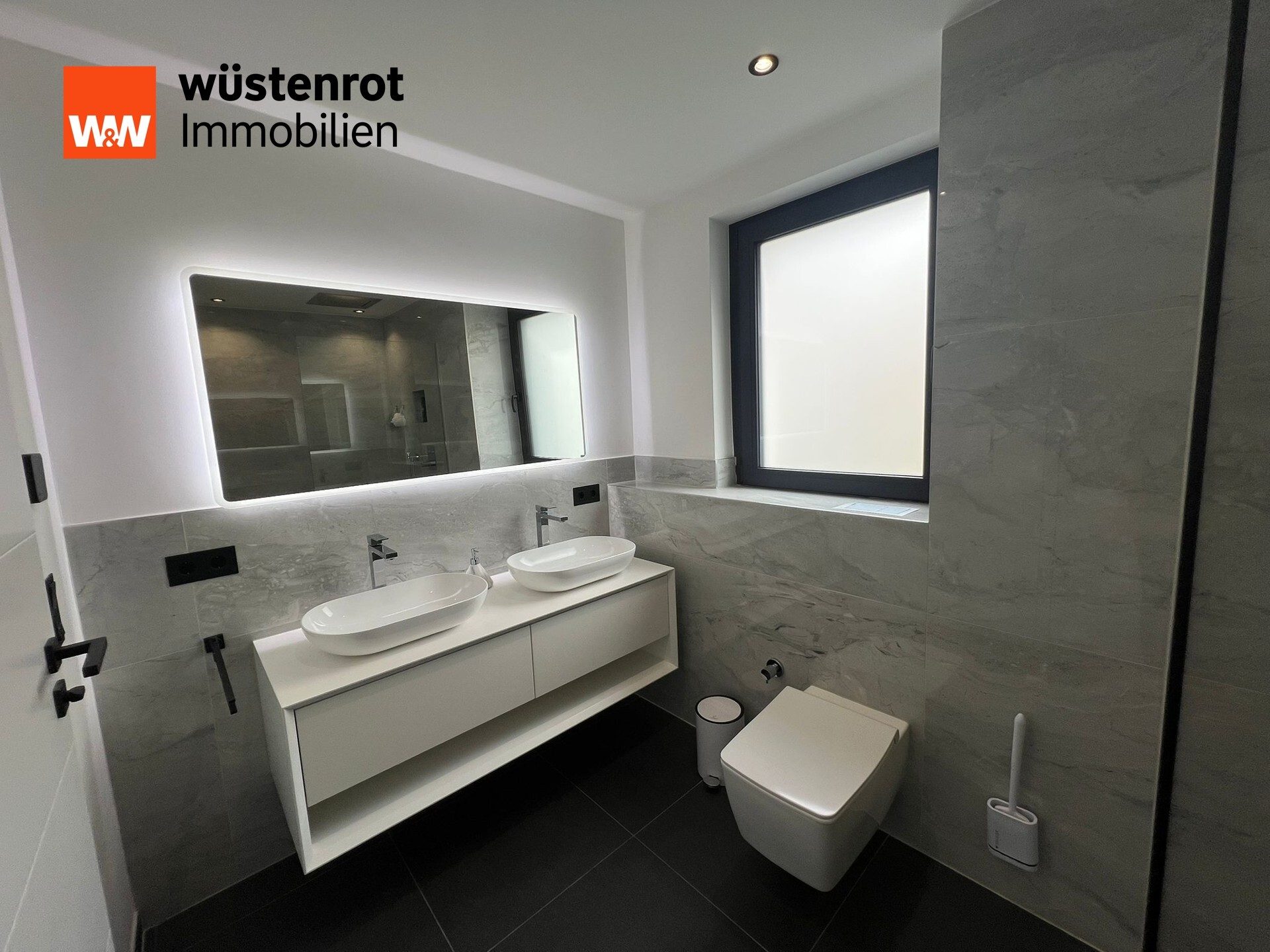 Immobilienangebot - Stuttgart Zuffenhausen / Zuffenhausen - Alle - Moderne, hochwertig ausgestattete Doppelhaushälfte in Zuffenhausen–Ihr neues Zuhause wartet auf Sie!