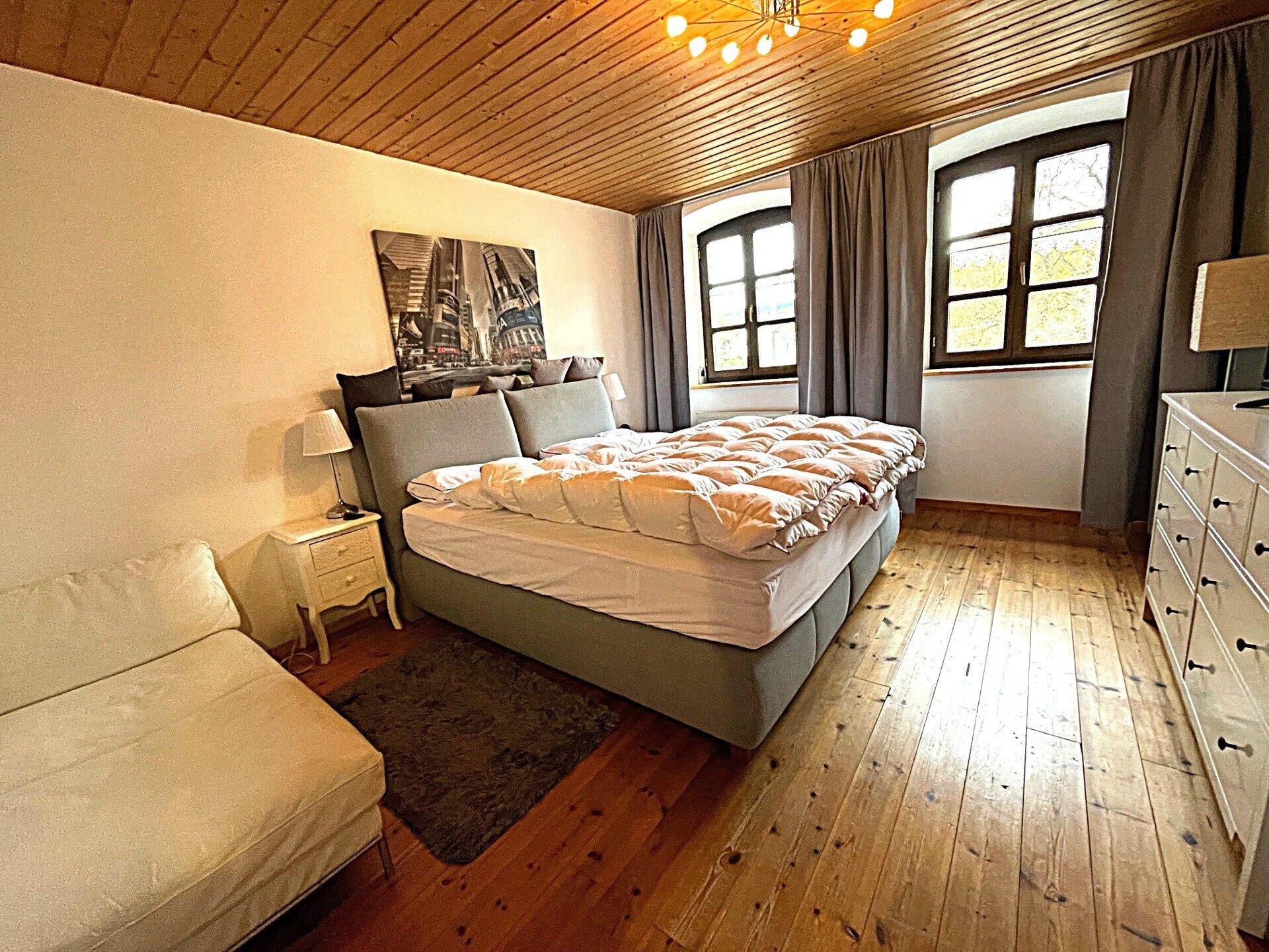 Immobilienangebot - Üxheim / Niederehe - Alle - Wohnen Sie da, wo andere Urlaub machen
1 Haus und 1 Wohnung  mit Doppelgarage
stilvoll - gemütlich