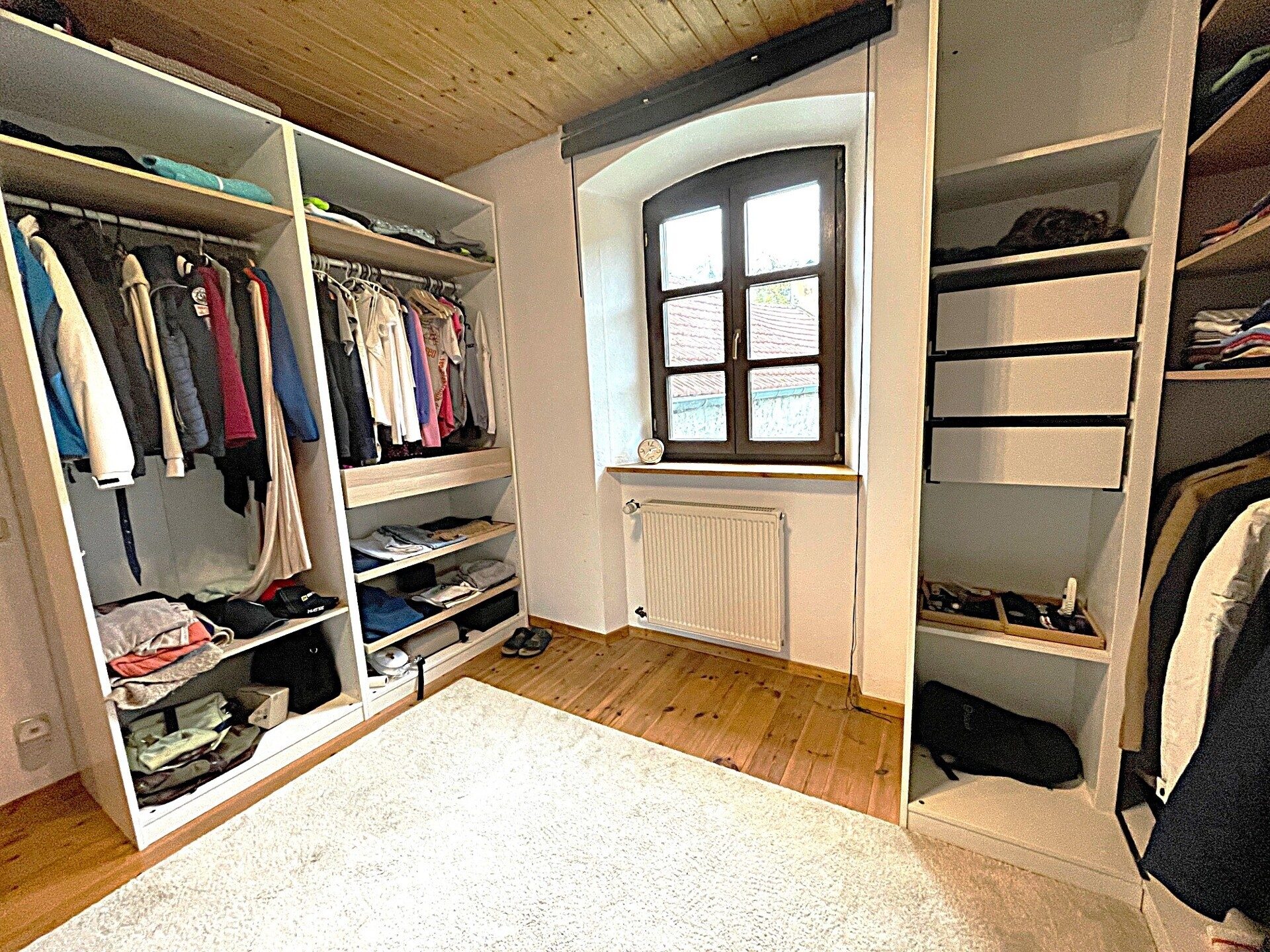 Immobilienangebot - Üxheim / Niederehe - Alle - Wohnen Sie da, wo andere Urlaub machen
1 Haus und 1 Wohnung  mit Doppelgarage
stilvoll - gemütlich