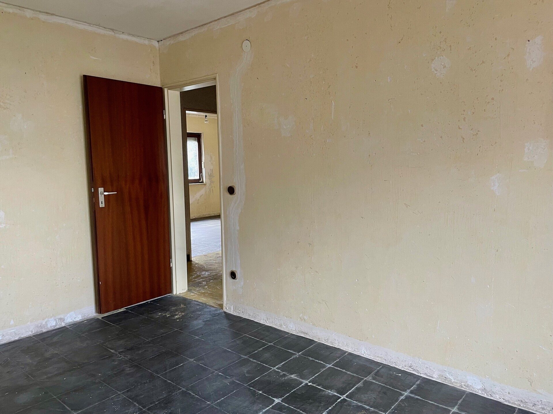 Immobilienangebot - Niddatal / Assenheim - Alle - RESERVIERT! Einfamilienhaus mit großem Gartenparadies – Sanierungsprojekt in bester Lage von Niddatal-Assenheim