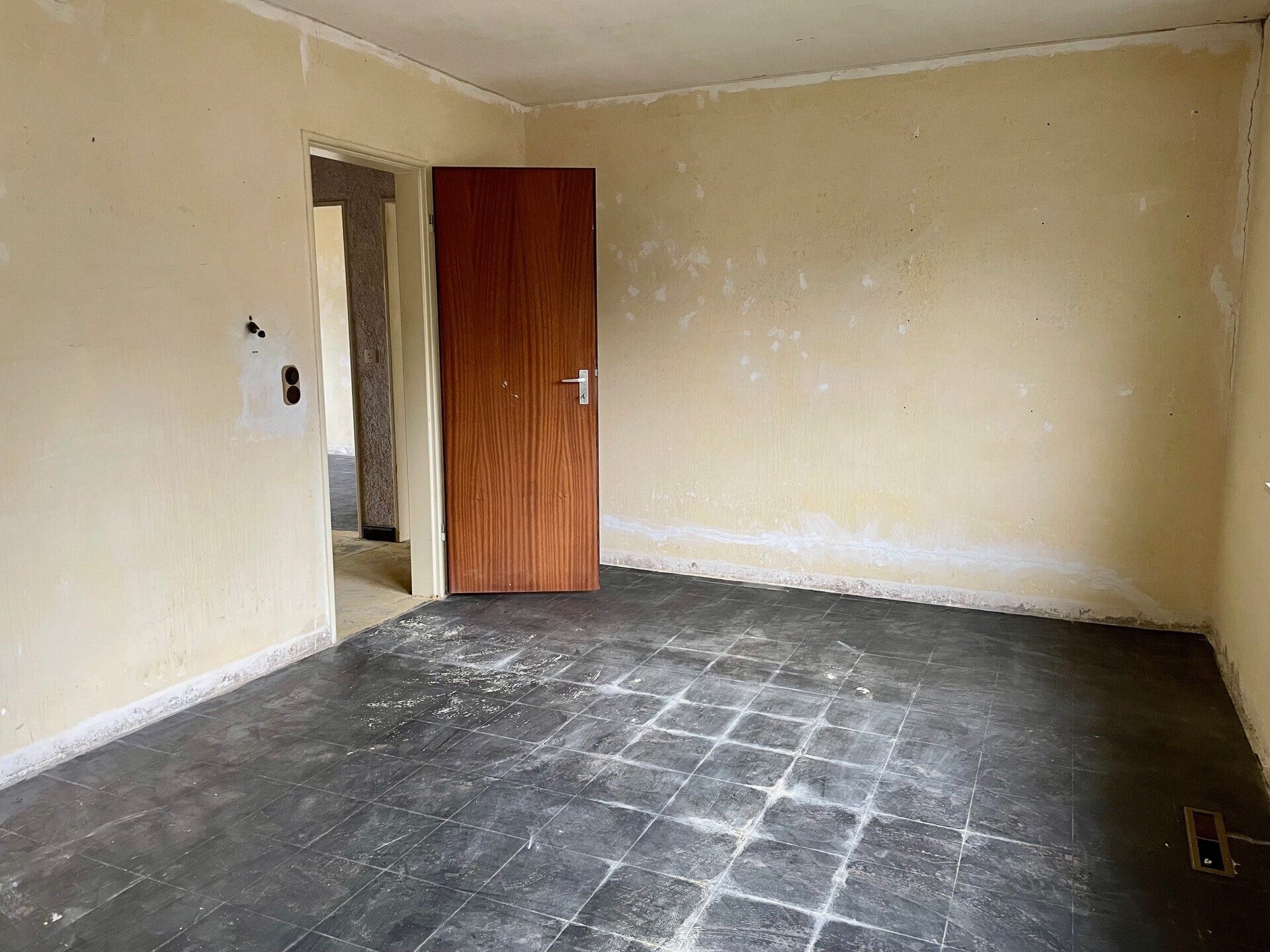 Immobilienangebot - Niddatal / Assenheim - Alle - RESERVIERT! Einfamilienhaus mit großem Gartenparadies – Sanierungsprojekt in bester Lage von Niddatal-Assenheim