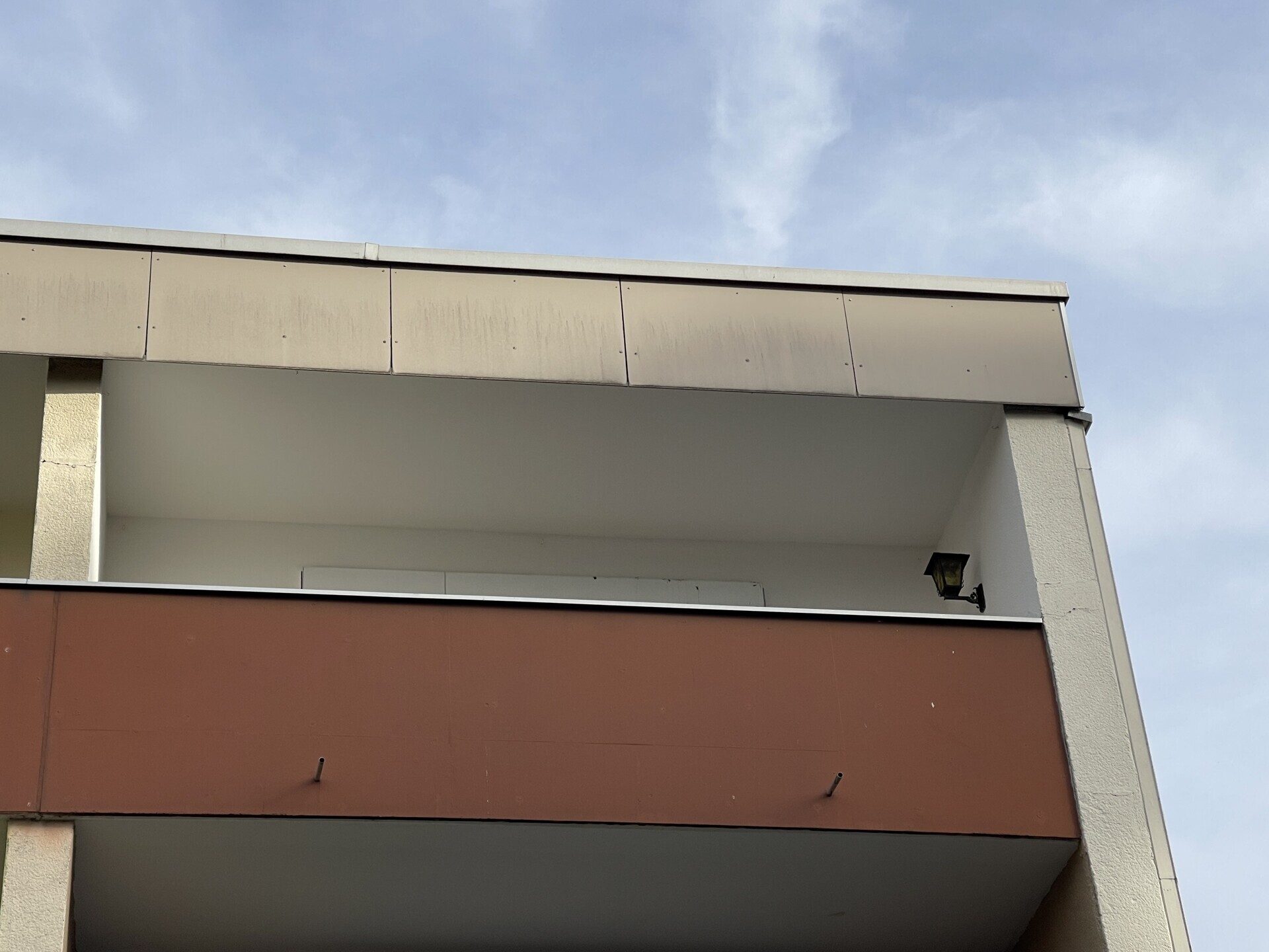 Immobilienangebot - Erlangen - Alle - Top renovierte 3-Zi-Dachgeschoss-Eck-ETW in Erlangen-Bruck mit 7 m² großer West-Loggia!