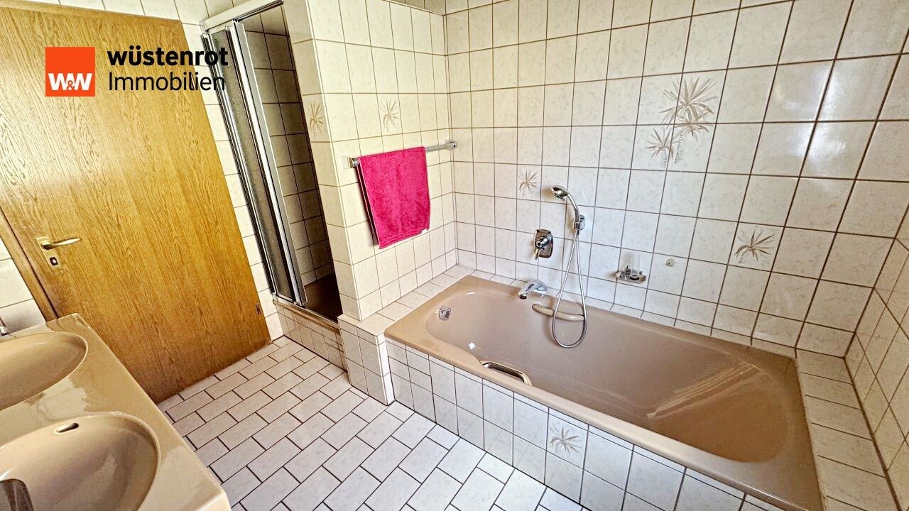 Immobilienangebot - Abtsgmünd - Alle - Generationen-Traum mit Weitblick: Viel Platz für Ihre Zukunft in Abtsgmünd-Untergröningen