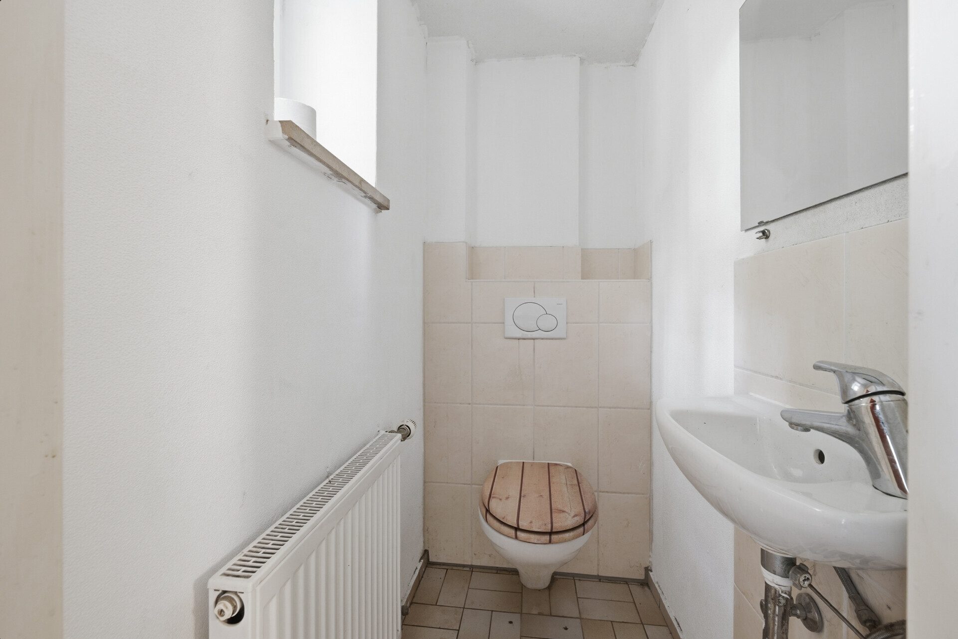 Immobilienangebot - Nürnberg - Alle - Doppelhaushälfte mit sechs Zimmern und großem Grundstück 
in ruhiger Wohnlage.

Nürnberg-Moorenbrunn