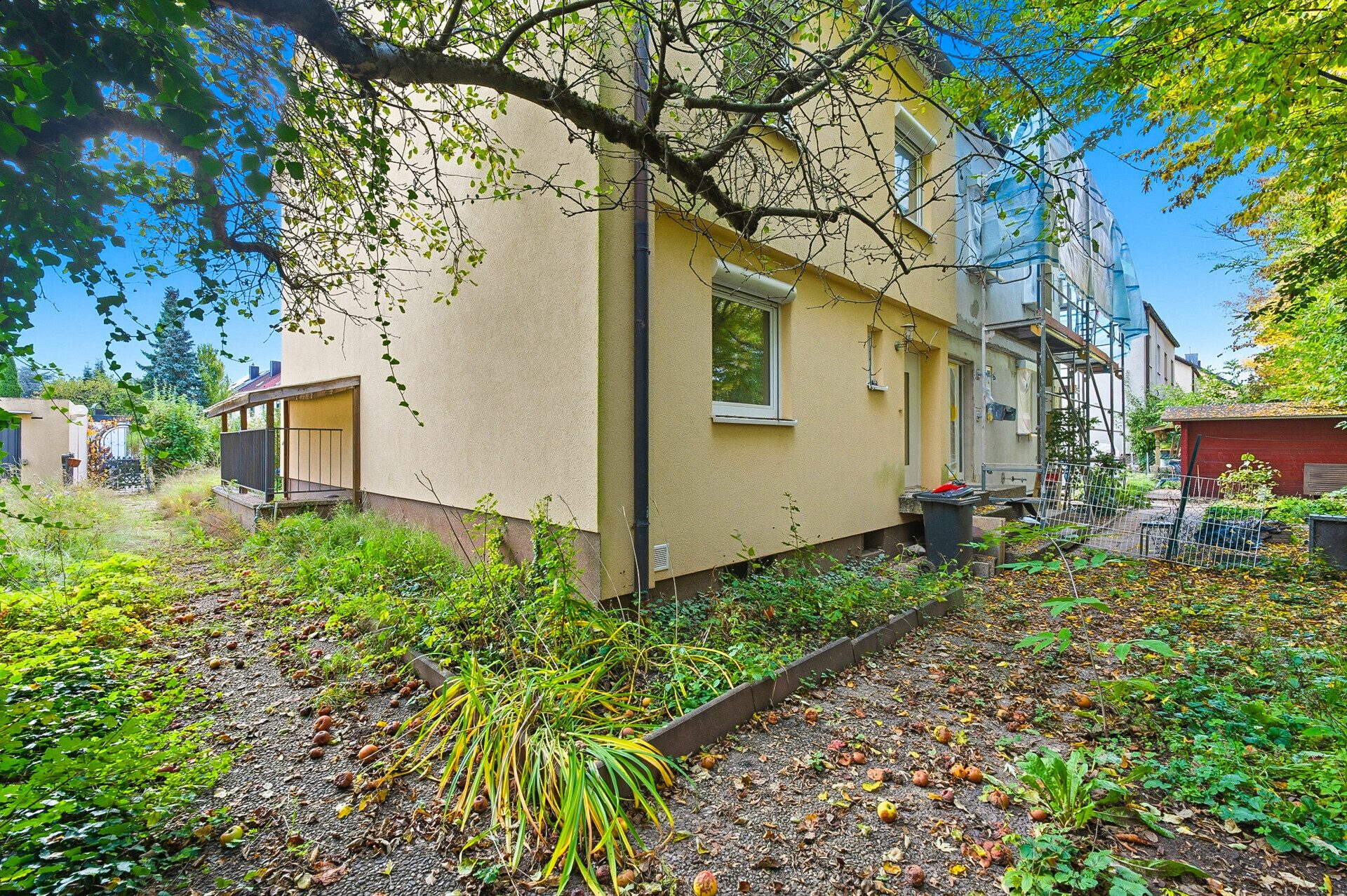 Immobilienangebot - Nürnberg - Alle - Doppelhaushälfte mit sechs Zimmern und großem Grundstück 
in ruhiger Wohnlage.

Nürnberg-Moorenbrunn