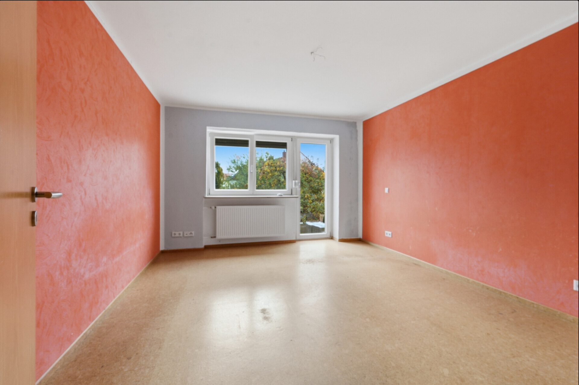 Immobilienangebot - Nürnberg - Alle - Doppelhaushälfte mit sechs Zimmern und großem Grundstück 
in ruhiger Wohnlage.

Nürnberg-Moorenbrunn